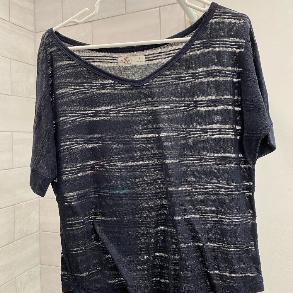 Hollister t-shirt